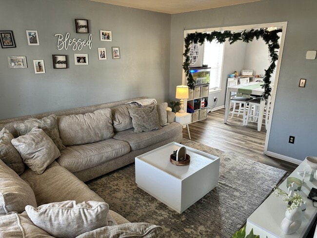 Photo - 213 Mahogany Dr