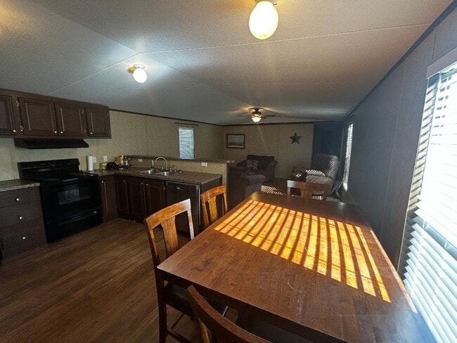 Photo - 233 Storey Dr