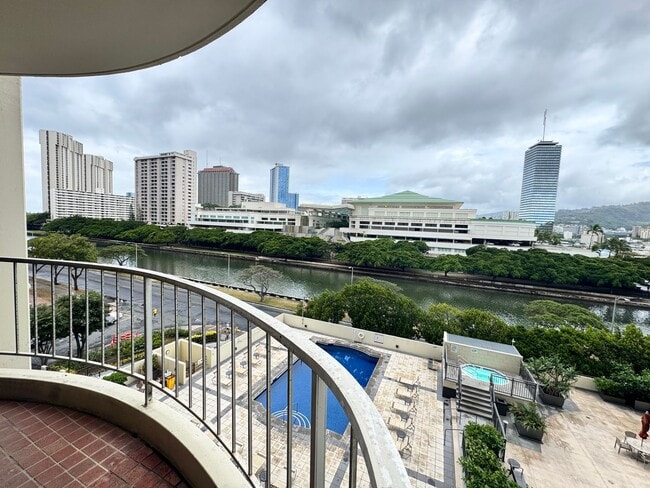 2 bed, 2 bath, 1 parking condo in the hear... - 2 bed, 2 bath, 1 parking condo in the hear...