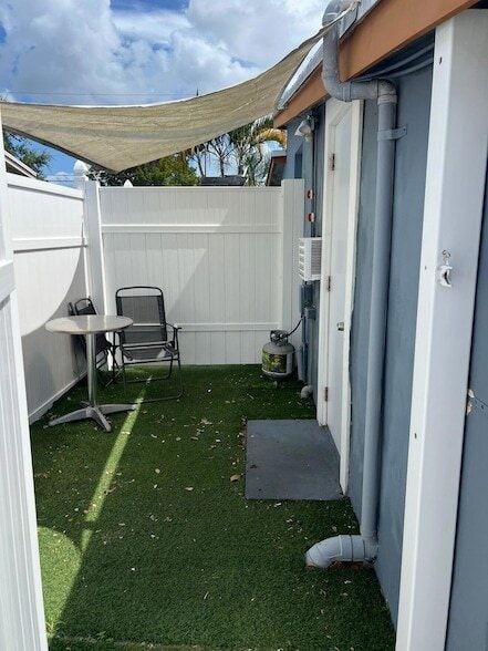 Photo - 7151 Taft St Unidad B