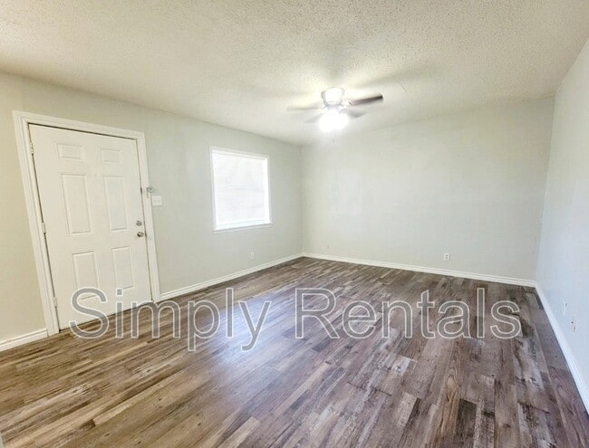 Photo - 403 Main St Rental