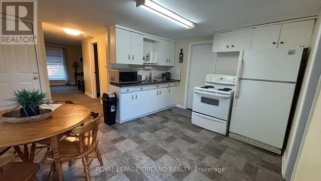 Photo - 279 Charlotte St