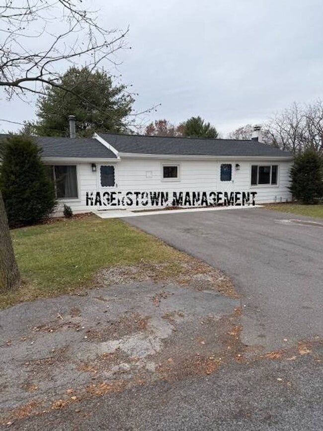 Building Photo - Charming Single Level Home in Smithsburg