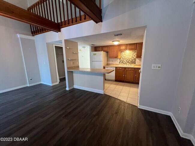 Photo - 16 Oakwood Park