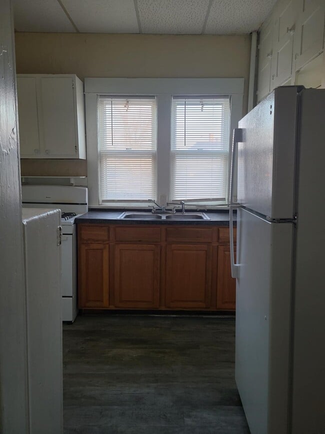 Photo - 719 W 5th St