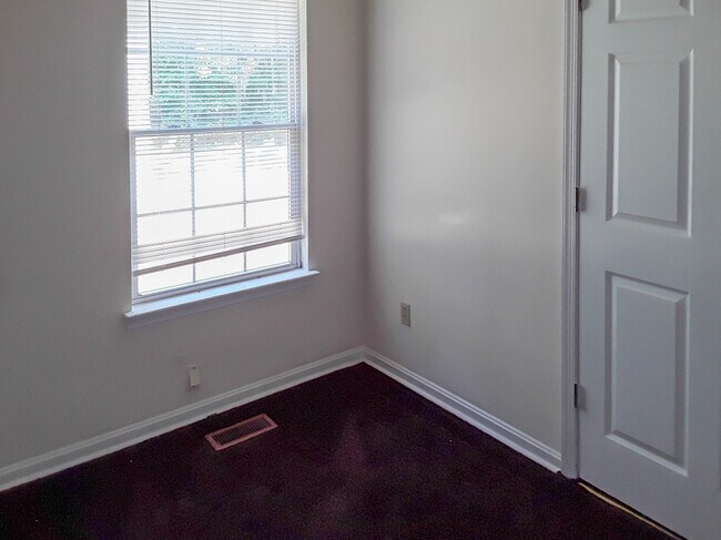 Photo - 496 Lancaster Creek Dr