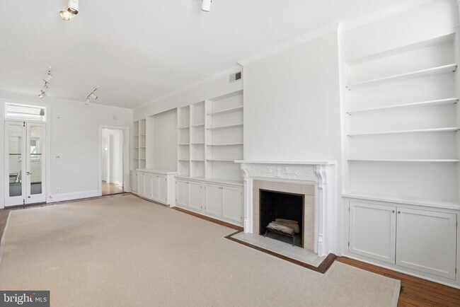 Photo - 1635 35th St NW