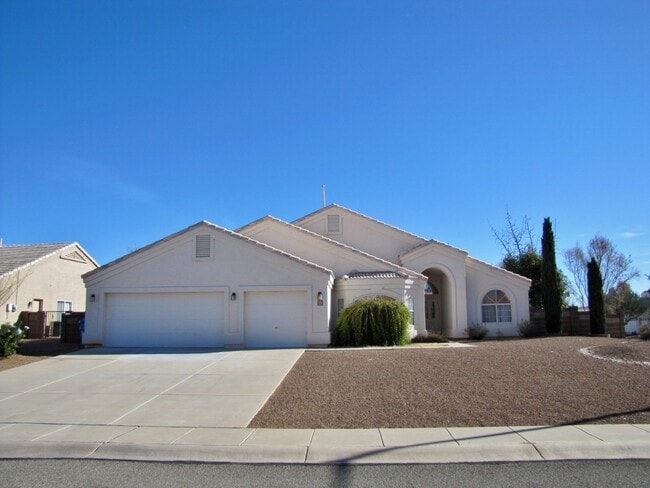 Photo - 3BR/2BA, 3-car garage, 1854 sq.ft. home in Remington Park, Sierra Vista, AZ