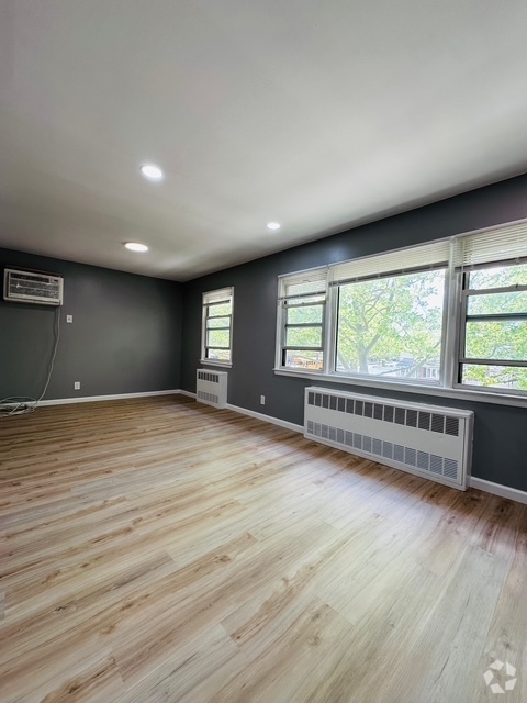 Building Photo - 14649 26th Ave Unit Flushing for rent Rental
