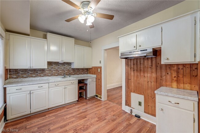 Photo - 37948 Barnes Ct