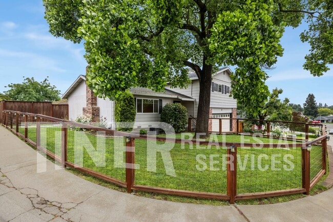 Photo - 6982 Pampas Way