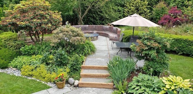 Photo - 2135 Kirkstone Rd