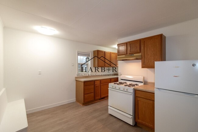Photo - 224 9th Ave NW House