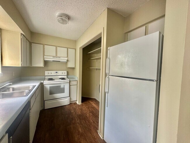 Photo - 1910 West Loop Unit A