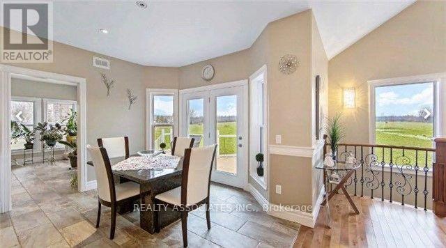 Photo - 576 Barcovan Beach Rd