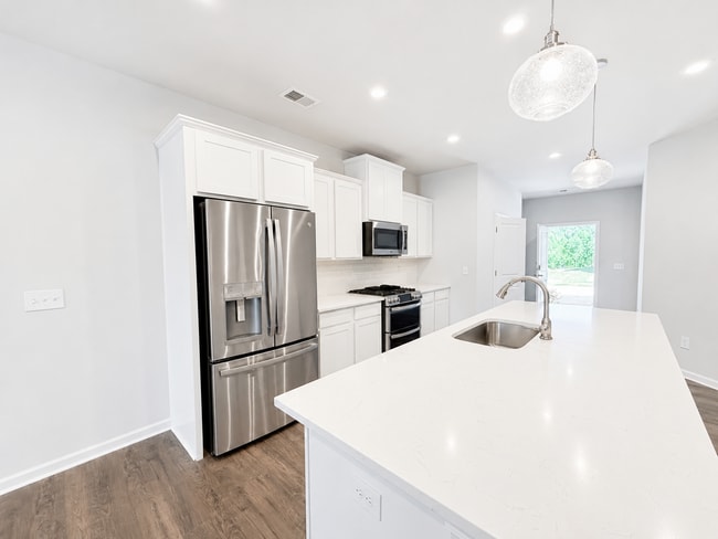 Photo - 717 Isleworth Ln
