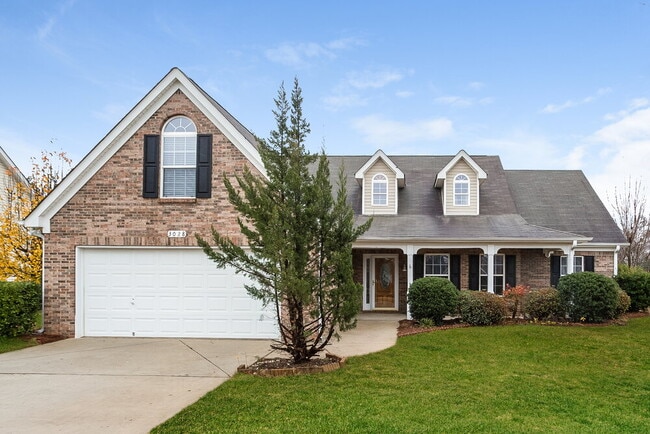 Building Photo - 3028 Lincoln Log Way