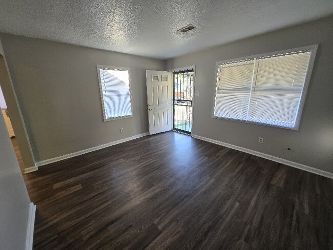 Photo - 205 Reno Ave