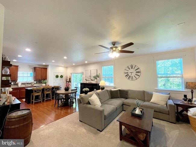 Photo - 519 Gate Dancer Ct