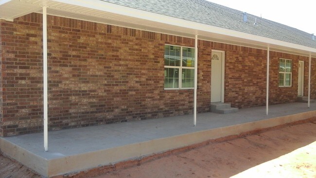 Nueva construcción - 1618 S Ave G Ave