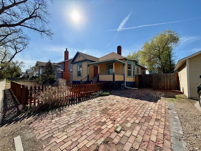 Photo - 909 Ouray Ave