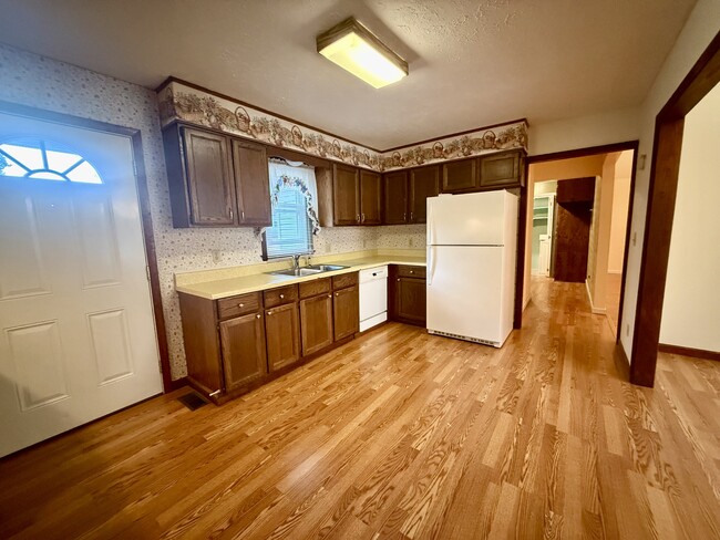 Photo - 110 Holly Ave