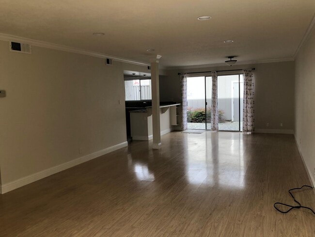 Photo - 2400 Lincoln Village Dr