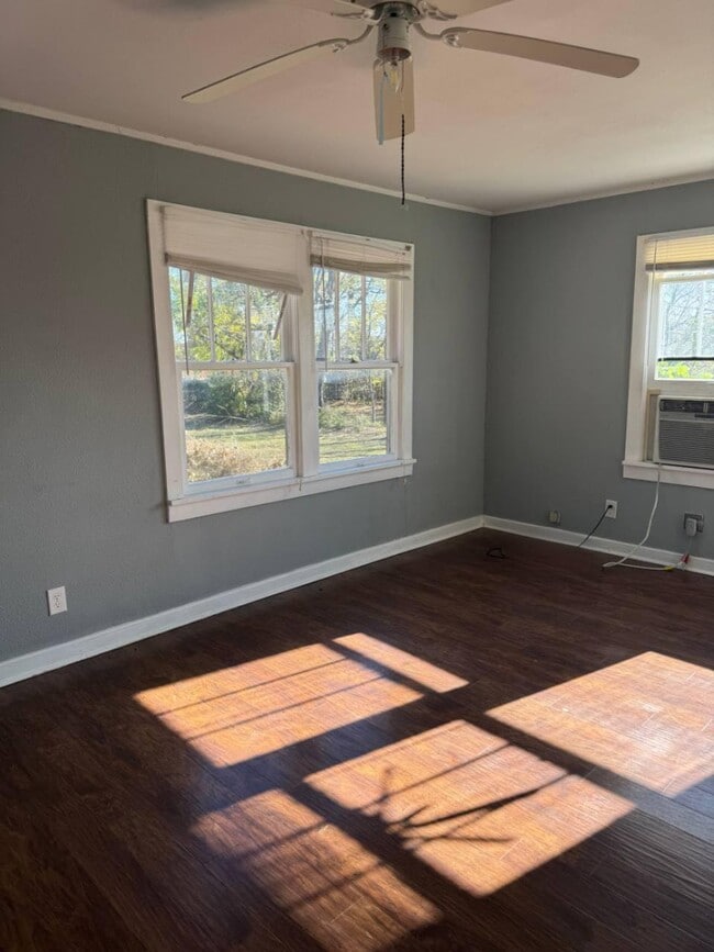 Building Photo - 324 Hawthorne St Unit B3