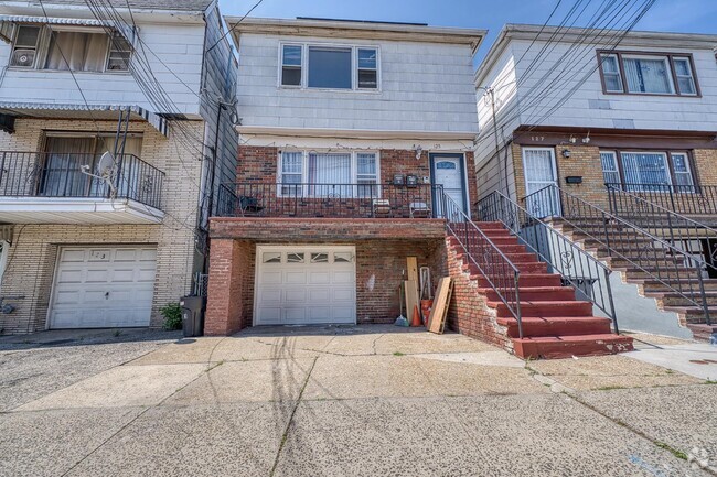 Building Photo - 125 Garfield Ave Unit 2 Rental