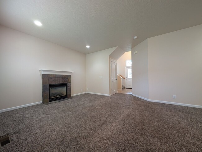 5521 King Arthur Ct
