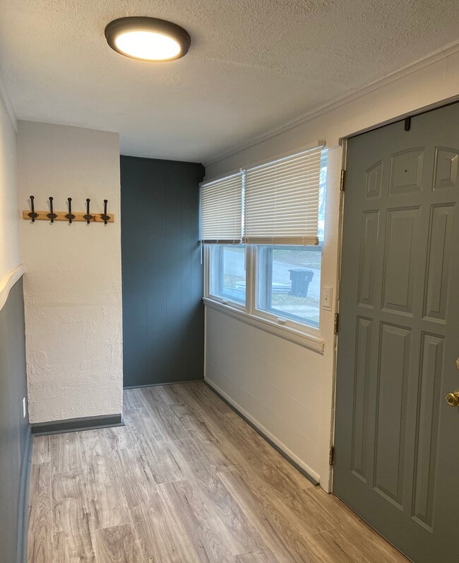 Photo - 1309 W Walnut St