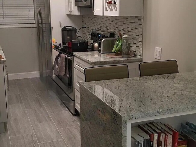 Photo - 152 Newton St Unit 6