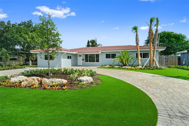 Building Photo - 251 SE 7th St