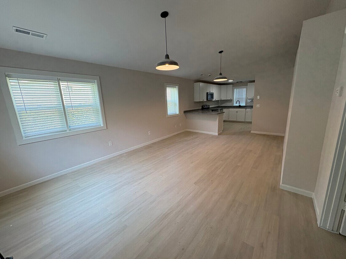 Photo - 1075 Jenkins Rd (Charleston, SC)