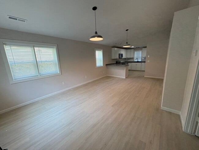 Photo - 1075 Jenkins Rd House