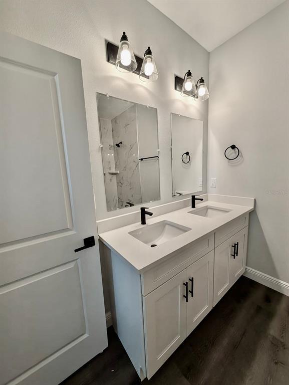 Photo - 21295 Wynyard Ave