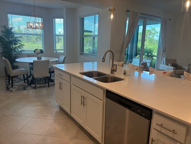 Photo - 14151 Heritage Landing Blvd Unit 1017