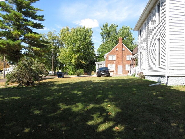 Photo - 304 E Main St Unit B