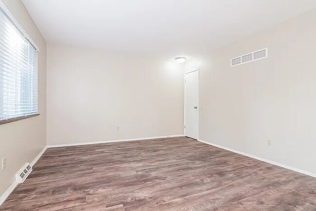 Photo - 2285 Pheasant Dr