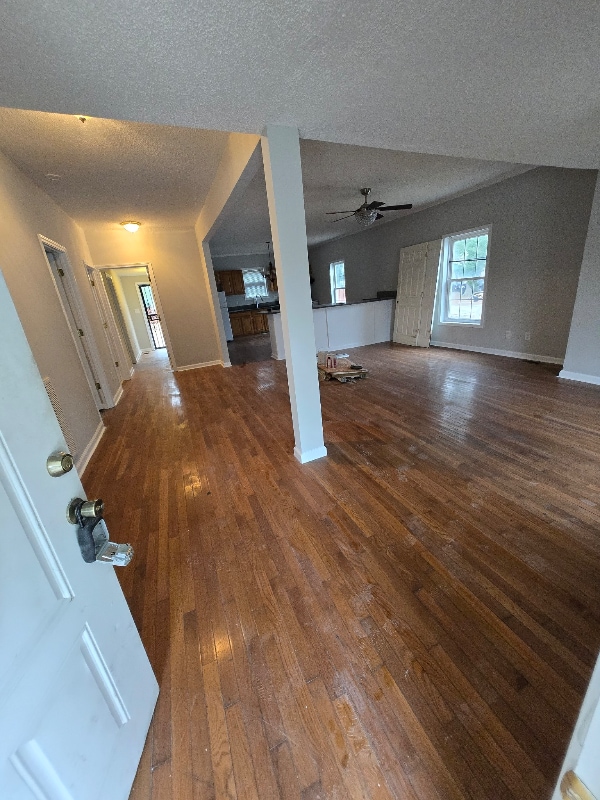 Photo - 308 Reid St E
