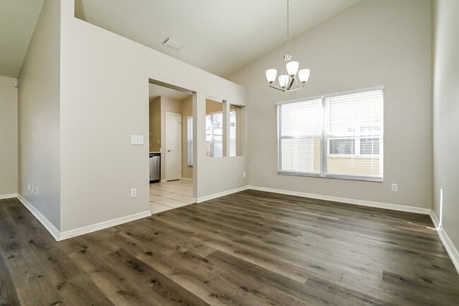 Photo - 1111 Hardwood Dr