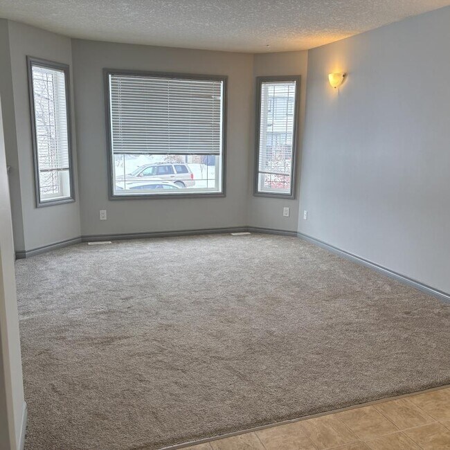 Photo - 3 bedroom in Grande Prairie AB T8W 0A9