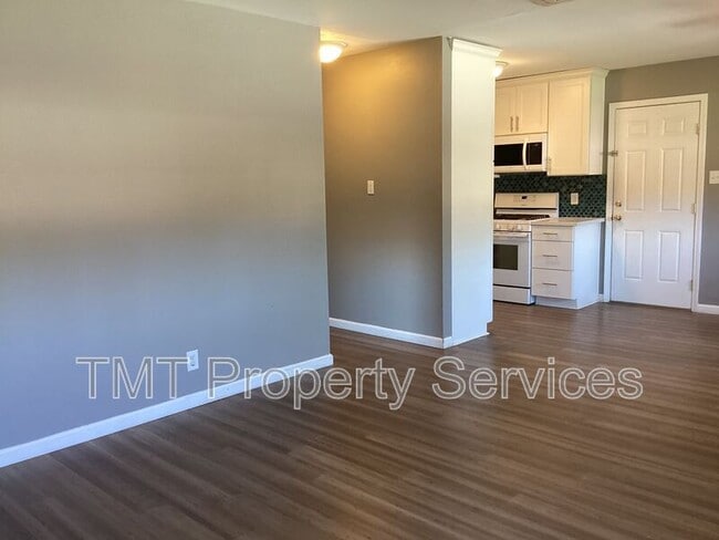 Photo - 1336 School St