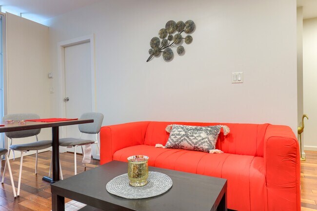 Building Photo - 440 Richards St Unit 204