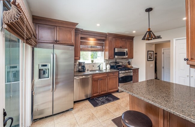 Photo - 245 Crabtree Ct