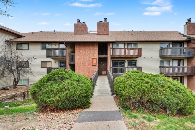 Photo - Spacious 1 Bed 1 Bath in the heart of Aurora!