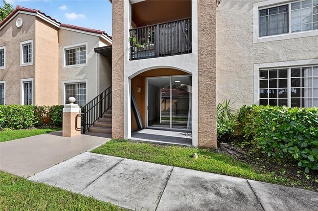 Photo - 2011 Renaissance Blvd Unidad 101