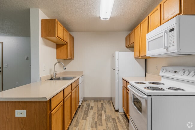1BR, 1BA - 731SF - Kitchen