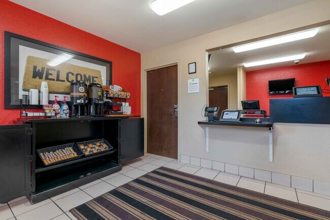 Furnished Studio-Santa Rosa - South