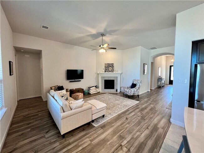 Photo - HONEY STOP THE CAR!!!!  Siena Subdivision/ 4 bedroom/Single Story/Round Rock / Hutto ISD